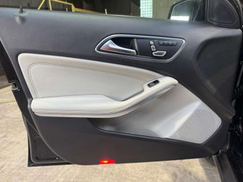 MERCEDES-BENZ GLA 2.1 GLA 200 Sport Premium+ D Auto 5dr