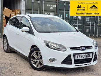 Ford Focus 1.6 Titanium Navigator Hatchback 5dr Petrol Powershift Euro 5 (1
