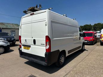 PEUGEOT BOXER 2.0 BlueHDi 335 Professional Panel Van 5dr Diesel Manual L2 H2 E