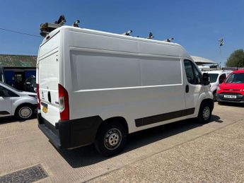 PEUGEOT BOXER 2.0 BlueHDi 335 Professional Panel Van 5dr Diesel Manual L2 H2 E