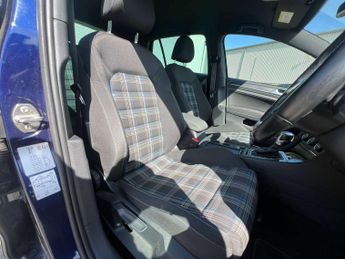 VOLKSWAGEN GOLF 1.4 Golf GTE Advance Semi-Automatic 5dr - NATIONAL DELIVERY*
