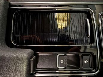 JAGUAR XE 2.0 XE Prestige Auto 4dr