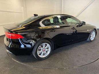 JAGUAR XE 2.0 XE Prestige Auto 4dr