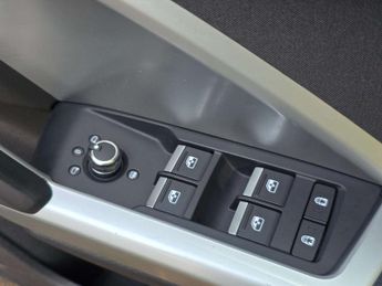 AUDI Q3 1.5 Q3 Sport 35 TFSI 5dr