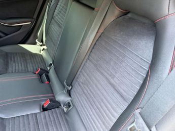 MERCEDES-BENZ CLA 2.1 CLA 220 AMG Sport CDi Auto 4dr
