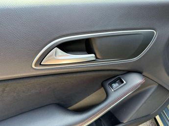 MERCEDES-BENZ CLA 2.1 CLA 220 AMG Sport CDi Auto 4dr
