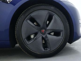 TESLA MODEL 3 (Dual Motor) Long Range Saloon 4dr Electric Auto 4WDE (346 ps)