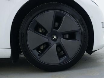 TESLA MODEL 3 (Dual Motor) Long Range Saloon 4dr Electric Auto 4WDE (346 ps)