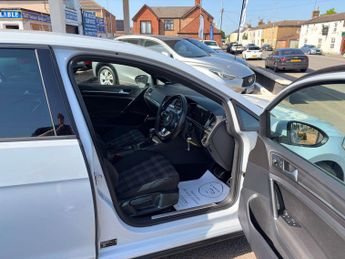 VOLKSWAGEN GOLF 2.0 Golf GTi TSi Semi-Auto 5dr