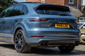 Porsche CAYENNE 4.0T V8 Turbo SUV 5dr Petrol TiptronicS 4WD Euro 6 (s/s) (550 ps