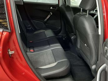 PEUGEOT 2008 1.6 e-HDi Allure SUV 5dr Diesel EGC Euro 5 (s/s) (92 ps)