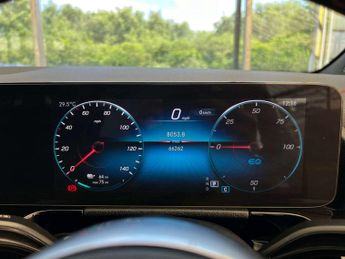 MERCEDES-BENZ EQA EQA 300 AMG Line 4Matic 4WD 5dr