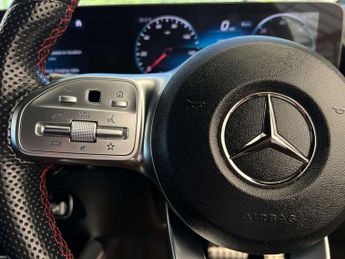 MERCEDES-BENZ EQA EQA 300 AMG Line 4Matic 4WD 5dr