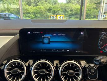 MERCEDES-BENZ EQA EQA 300 AMG Line 4Matic 4WD 5dr