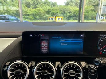 MERCEDES-BENZ EQA EQA 300 AMG Line 4Matic 4WD 5dr