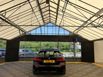 BMW 1 SERIES 1.5 118i SE Auto 5dr