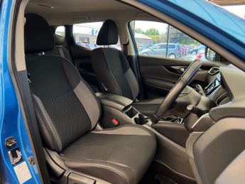 NISSAN QASHQAI 1.5 Qashqai Acenta Premium dCi Semi-Auto 5dr