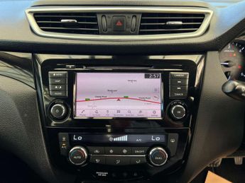 NISSAN QASHQAI 1.5 Qashqai Acenta Premium dCi Semi-Auto 5dr