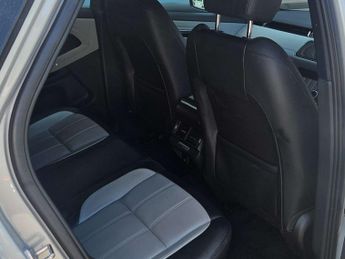 LAND ROVER RANGE ROVER EVOQUE 2.0 Range Rover Evoque R-Dynamic SE D Auto 4WD 5dr