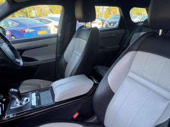 LAND ROVER RANGE ROVER EVOQUE 2.0 Range Rover Evoque R-Dynamic SE D Auto 4WD 5dr