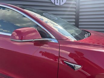 TESLA MODEL 3 Model 3 Long Range AWD 4WD 4dr