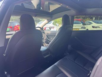 TESLA MODEL 3 Model 3 Long Range AWD 4WD 4dr