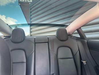TESLA MODEL 3 Model 3 Long Range AWD 4WD 4dr