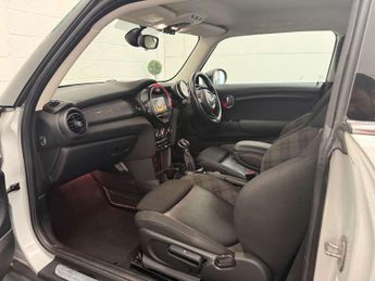 MINI HATCH 1.5 Cooper Hatchback 3dr Petrol Auto Euro 6 (s/s) (136 ps)