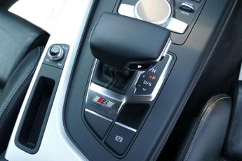 Audi S4 3.0 TFSI V6 Saloon 4dr Petrol Tiptronic quattro Euro 6 (s/s) (35