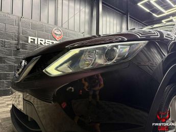 Nissan Qashqai 1.6 dCi Acenta Premium SUV 5dr Diesel XTRON 2WD Euro 5 (s/s) (13