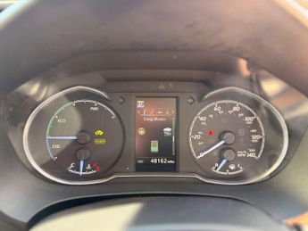 TOYOTA YARIS 1.5 Yaris Design Hybrid VVT-i CVT 5dr