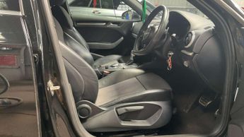 AUDI A3 1.5 A3 Sportback 35 TFSI S Line Semi-Auto 5dr