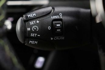 Peugeot E-2008 50kWh GT SUV 5dr Electric Auto (7kW Charger) (136 ps)