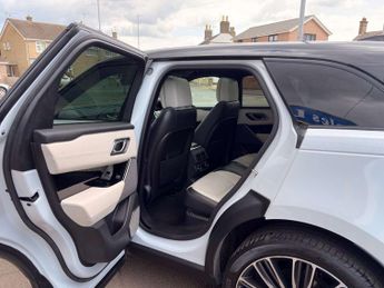 LAND ROVER RANGE ROVER VELAR 3.0 Range Rover Velar HSE D300 Auto 4WD 5dr