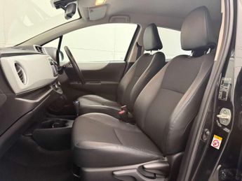 Toyota Yaris 1.5 VVT-h T Spirit Hatchback 5dr Petrol Hybrid CVT Euro 5 (101 p