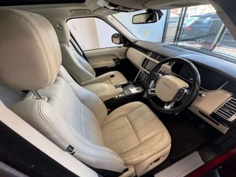 Land Rover RANGE ROVER 4.4 SD V8 Vogue SUV 5dr Diesel Auto 4WD Euro 6 (s/s) (339 ps)