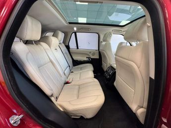 Land Rover RANGE ROVER 4.4 SD V8 Vogue SUV 5dr Diesel Auto 4WD Euro 6 (s/s) (339 ps)