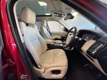Land Rover RANGE ROVER 4.4 SD V8 Vogue SUV 5dr Diesel Auto 4WD Euro 6 (s/s) (339 ps)