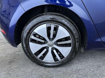 VOLKSWAGEN GOLF e-Golf 5dr