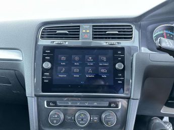 VOLKSWAGEN GOLF e-Golf 5dr