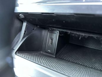 VOLKSWAGEN GOLF e-Golf 5dr