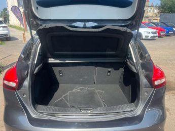 Ford Focus 1.0 Focus Zetec 5dr