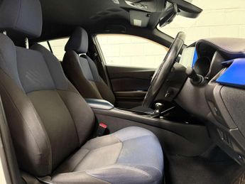 Toyota C-HR 1.8 VVT-h Dynamic SUV 5dr Petrol Hybrid CVT Euro 6 (s/s) (122 ps