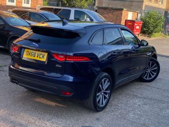 Jaguar F-PACE 2.0 D180 R-Sport SUV 5dr Diesel Auto AWD Euro 6 (s/s) (180 ps)