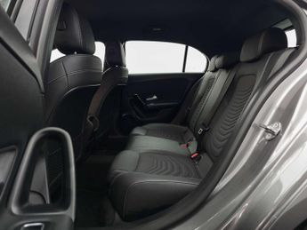 MERCEDES-BENZ A-CLASS 1.3 A 180 SE Executive Auto 5dr