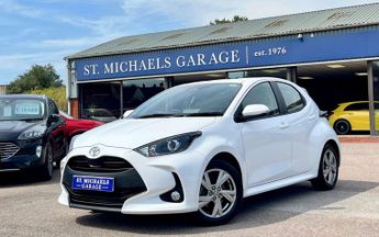 Toyota Yaris ICON HEV CVT