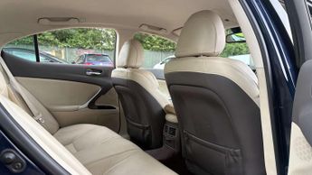 LEXUS IS 2.5 250 V6 Advance Saloon 4dr Petrol Auto Euro 5 (208 ps)
