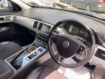 JAGUAR XF 2.2 XF Sport D Auto 4dr
