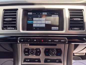 JAGUAR XF 2.2 XF Sport D Auto 4dr