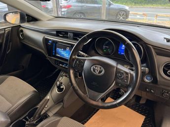 TOYOTA AURIS 1.8 Auris Excel TSS Hybrid VVT-i CVT 5dr